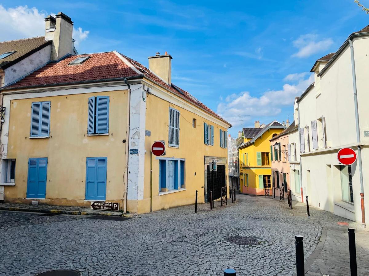 Studio Au Vieux Marly-Le-Roi - Bien Equipe - Matelas De Qualite - 7Min Du Train Vers Paris エクステリア 写真